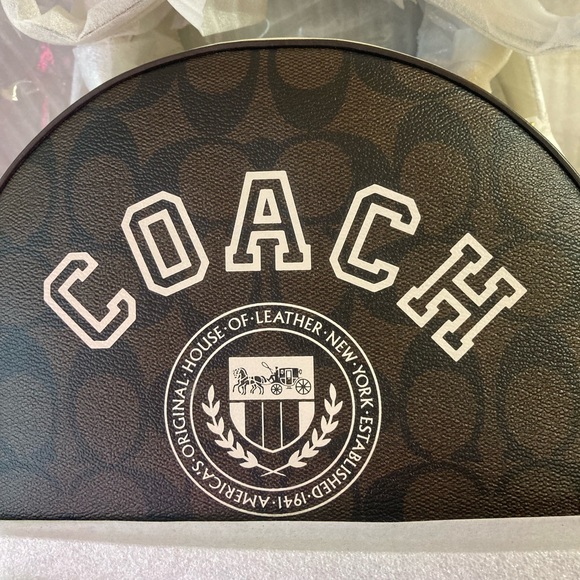 🔥Coach Jordyn Backpack In Signature Canvas With Varsity Motif - Picture 8 of 11